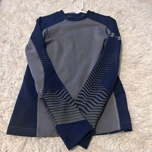 $12 Under Armour Youth Fitted Cold Gear Long Sleeve Crew arm distressing k3
